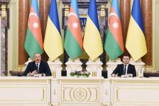 Президент Ильхам Алиев и Президент Володимир Зеленский выступили с заявлениями для печати (ФОТО/ВИДЕО)