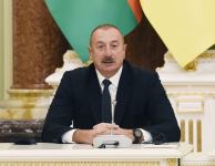 Президент Ильхам Алиев и Президент Володимир Зеленский выступили с заявлениями для печати (ФОТО/ВИДЕО)
