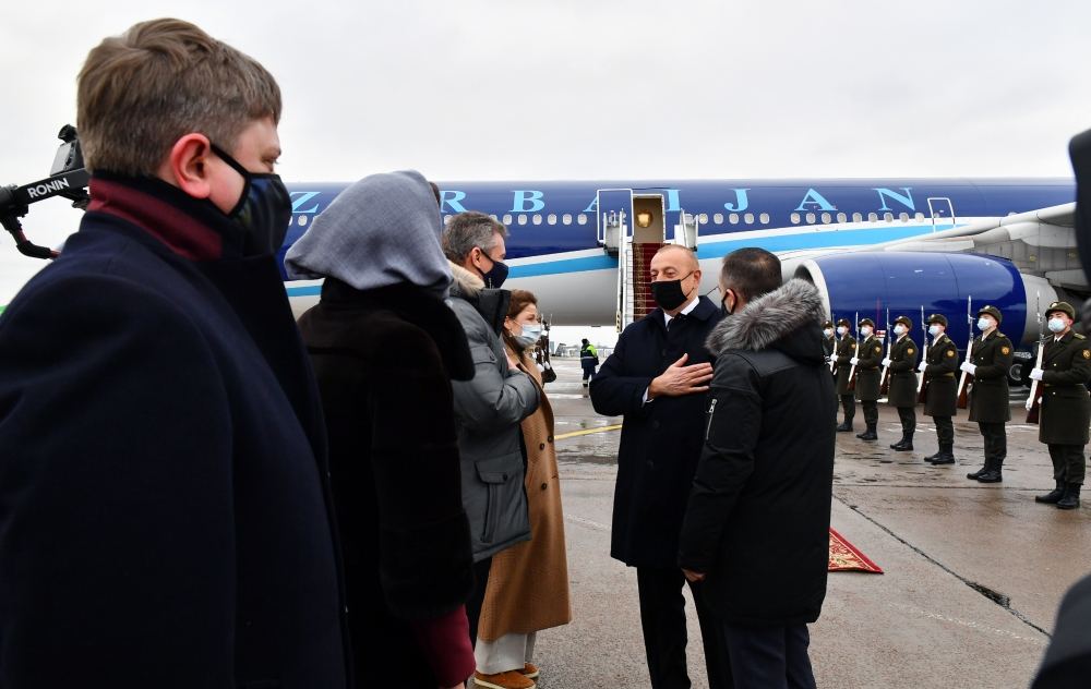 Президент Ильхам Алиев прибыл с рабочим визитом в Украину (ФОТО/ВИДЕО)