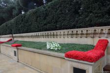На территории Аллеи шехидов в Баку проводятся работы по благоустройству (ФОТО)