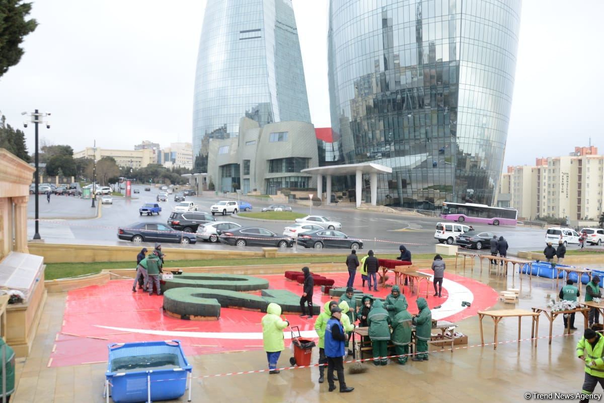 На территории Аллеи шехидов в Баку проводятся работы по благоустройству (ФОТО)