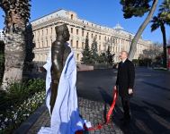 Президент Ильхам Алиев принял участие в открытии памятника меценату Гаджи Зейналабдину Тагиеву в Баку (ФОТО/ВИДЕО)