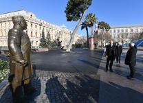 Президент Ильхам Алиев принял участие в открытии памятника меценату Гаджи Зейналабдину Тагиеву в Баку (ФОТО/ВИДЕО)