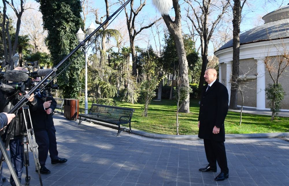 Президент Ильхам Алиев принял участие в открытии памятника меценату Гаджи Зейналабдину Тагиеву в Баку (ФОТО/ВИДЕО)