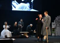 Актеры из Беларуси шокировали бакинцев историей о любви страстной и страшной... (ВИДЕО, ФОТО)