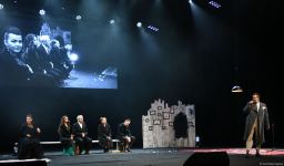 Актеры из Беларуси шокировали бакинцев историей о любви страстной и страшной... (ВИДЕО, ФОТО)