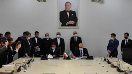 Azerbaijan, Iran sign protocol on construction of new bridge over Astarachay River (PHOTO)