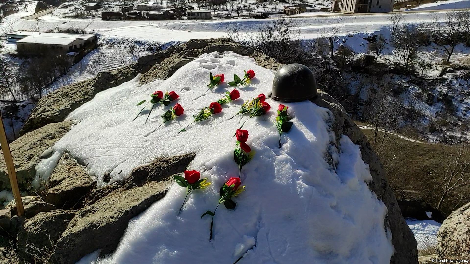 Азербайджанские военнослужащие почтили память шехидов в селе Дашалты - репортаж Trend TV (ФОТО/ВИДЕО)