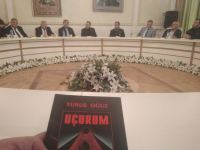 В Союзе писателей Азербайджана состоялась презентация исторического романа Юнуса Огуза "Uçurum"