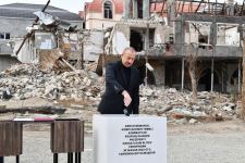 Президент Ильхам Алиев заложил фундамент Гянджинского мемориального комплекса (ФОТО/ВИДЕО)