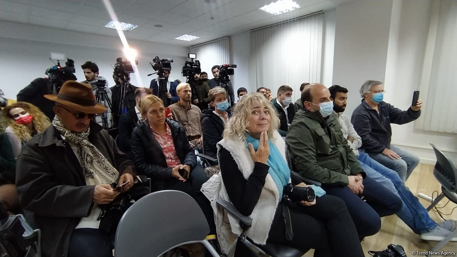 Известные путешественники провели пресс-конференцию по итогам поездки в Карабах и Восточный Зангезур (ФОТО)