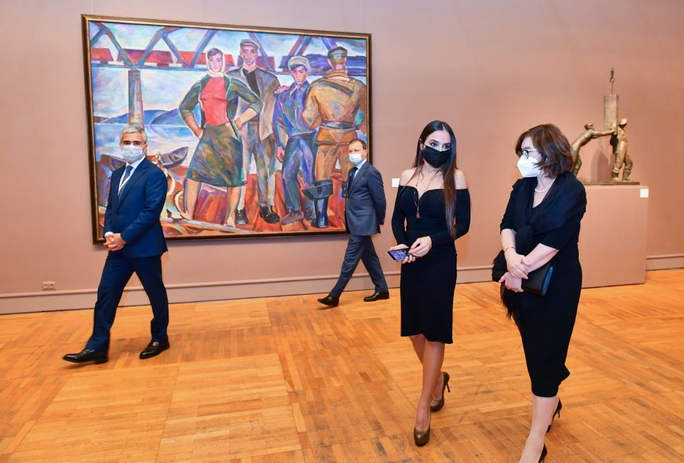 Вице-президент Фонда Гейдара Алиева Лейла Алиева ознакомилась в Москве с выставкой «Произведения из коллекции Третьяковской галереи» (ФОТО)