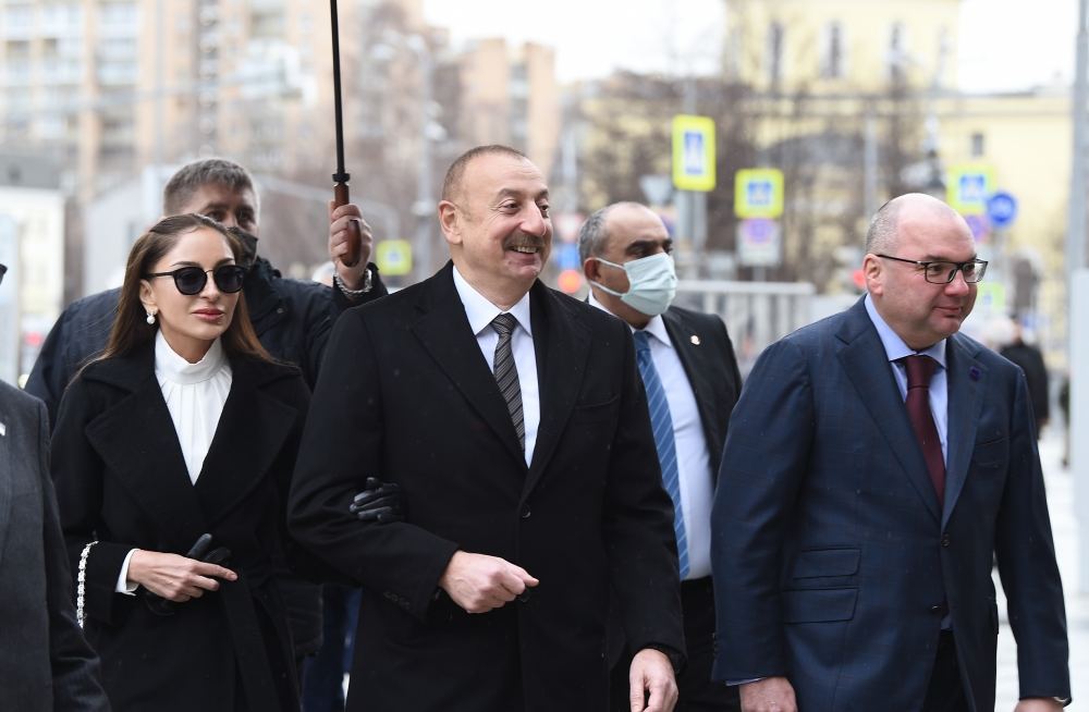 Президент Ильхам Алиев и Первая леди Мехрибан Алиева посетили в ТАСС выставку о сотрудничестве Азербайджана и России (ФОТО/ВИДЕО)