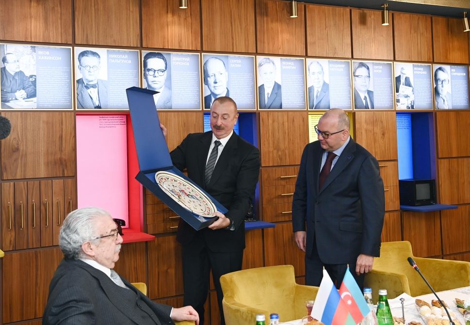 Президент Ильхам Алиев и Первая леди Мехрибан Алиева встретились в ТАСС с руководителями ведущих российских СМИ (ФОТО/ВИДЕО)
