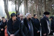 На I Аллее почетного захоронения в Баку проходит церемония прощания с народным артистом Азербайджана Алибабой Мамедовым (ФОТО)