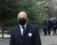 На I Аллее почетного захоронения в Баку проходит церемония прощания с народным артистом Азербайджана Алибабой Мамедовым (ФОТО)