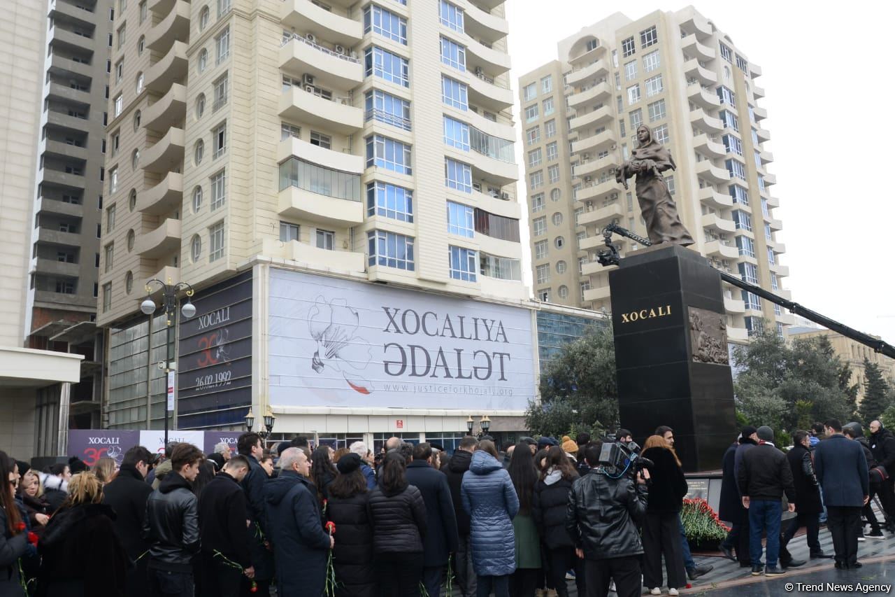 Азербайджанский народ чтит память жертв Ходжалинского геноцида (ФОТО/ВИДЕО)
