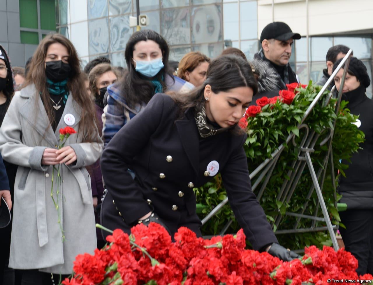 Азербайджанский народ чтит память жертв Ходжалинского геноцида (ФОТО/ВИДЕО)