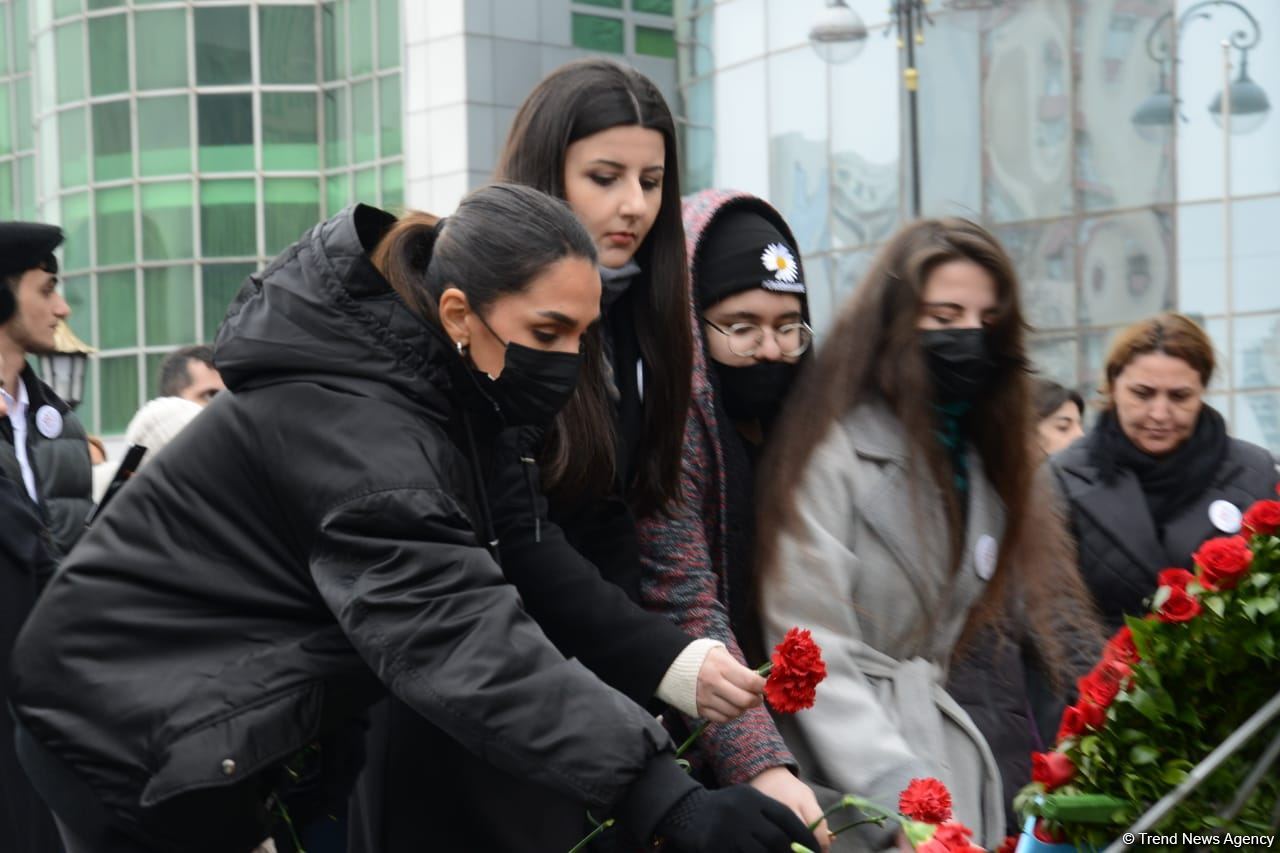 Азербайджанский народ чтит память жертв Ходжалинского геноцида (ФОТО/ВИДЕО)