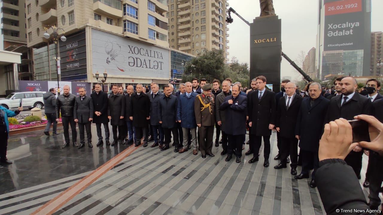 Азербайджанский народ чтит память жертв Ходжалинского геноцида (ФОТО/ВИДЕО)