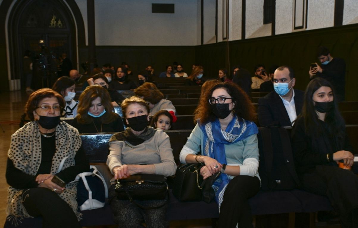 В рамках проекта "Поддержка молодежи" состоялся концерт Вургуна Векилова и Атабалы Манафзаде (ФОТО)