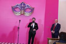В Баку открылся Венецианский карнавал …с картинами и живыми статуями (ФОТО)