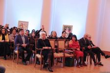 В Баку открылся Венецианский карнавал …с картинами и живыми статуями (ФОТО)