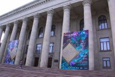 В Баку открылся Венецианский карнавал …с картинами и живыми статуями (ФОТО)