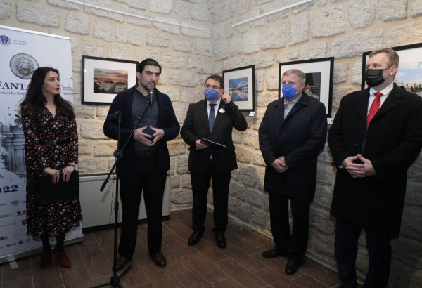 В Ичери шехер открылась экспозиция Bridges of Europe - по Худаферинскому мосту  в Европу (ФОТО)