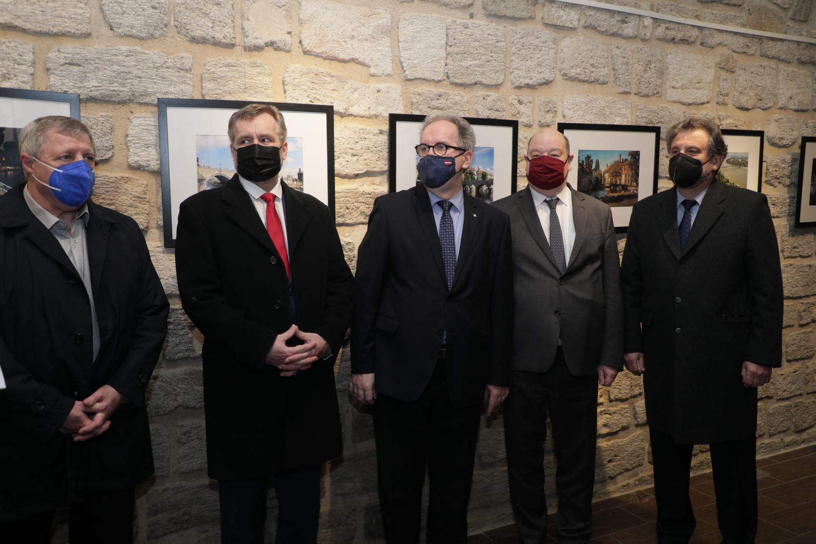 В Ичери шехер открылась экспозиция Bridges of Europe - по Худаферинскому мосту  в Европу (ФОТО)