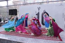 В Бакинском метро прошел красочный флешмоб, посвященный Дню национального театра (ВИДЕО,ФОТО)