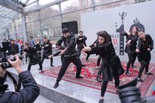 В Бакинском метро прошел красочный флешмоб, посвященный Дню национального театра (ВИДЕО,ФОТО)