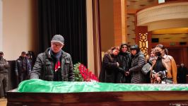 В Баку проходит церемония прощания с видным кинодраматургом Рустамом Ибрагимбековым (ФОТО/ВИДЕО)