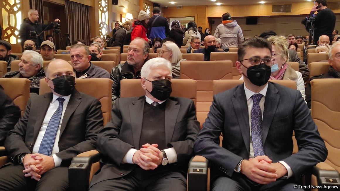 В Баку проходит церемония прощания с видным кинодраматургом Рустамом Ибрагимбековым (ФОТО/ВИДЕО)