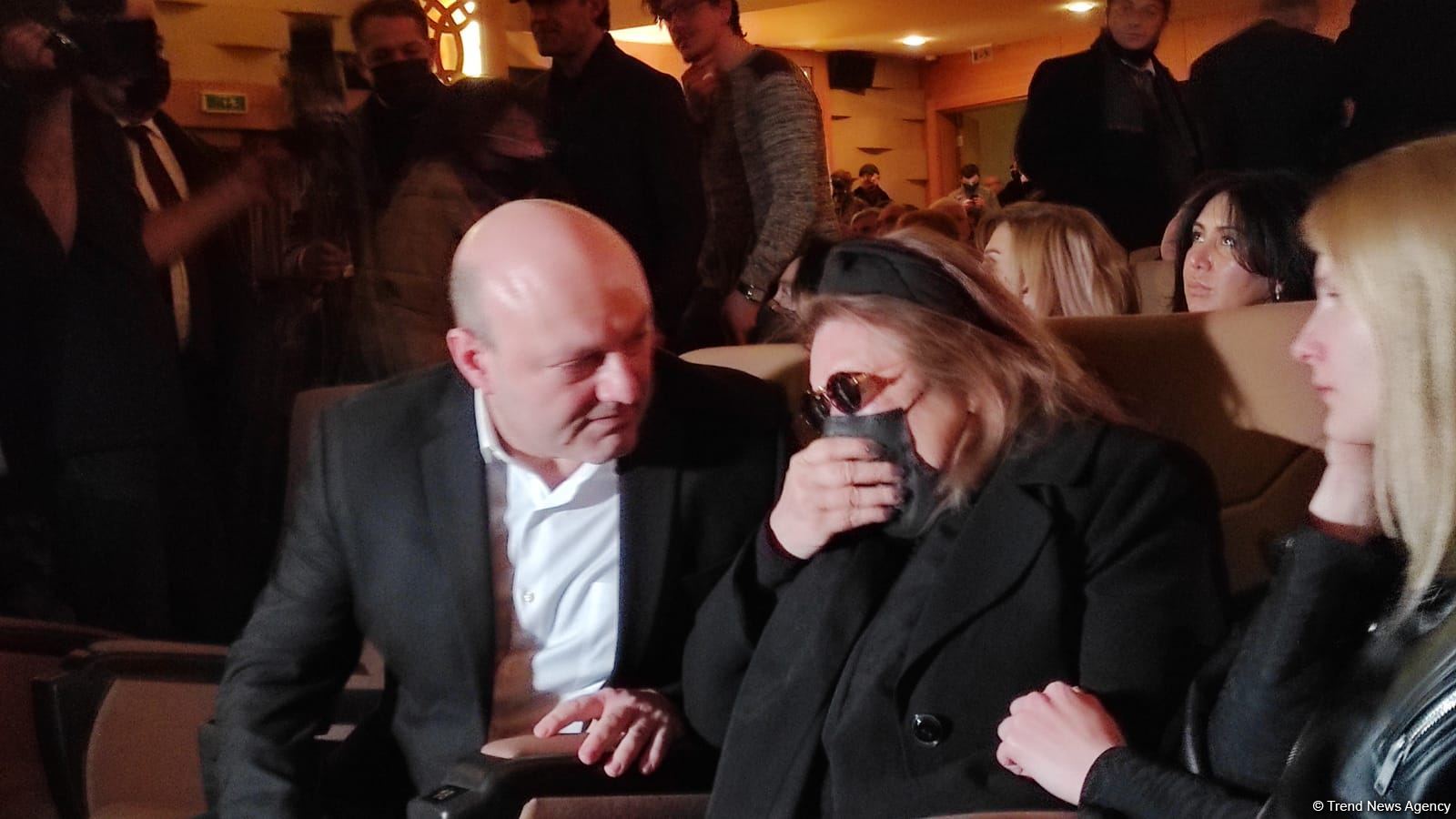 Рустам Ибрагимбеков внес большой вклад в развитие театра, кино и литературы - Фархад Бадалбейли (ФОТО)