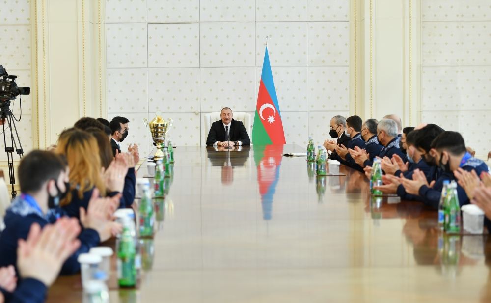 Президент Ильхам Алиев принял участников состоявшегося в Болгарии VII чемпионата Европы по борьбе (ФОТО/ВИДЕО)