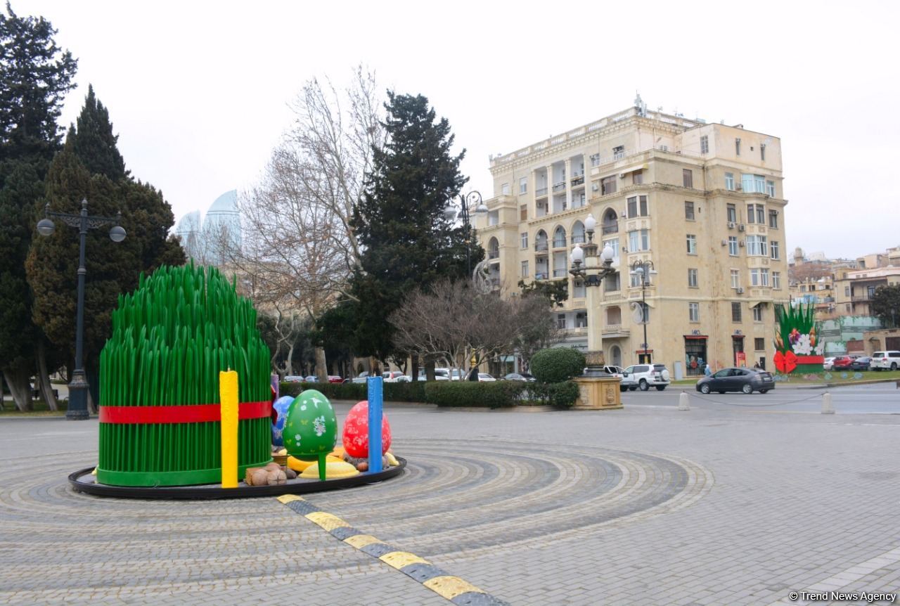 Праздничное настроение Новруза на улицах Баку (ФОТОРЕПОРТАЖ)