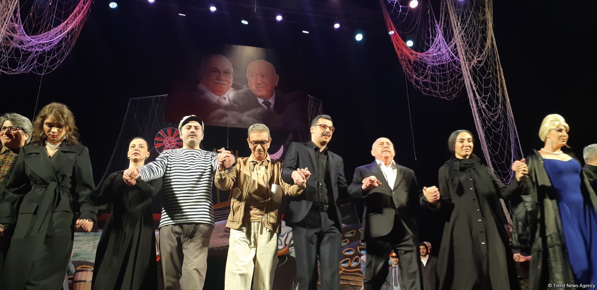 Премьера в Баку! Ветер перемен в рыбацком поселке, или Зачем приходила женщина в черном (ФОТО)