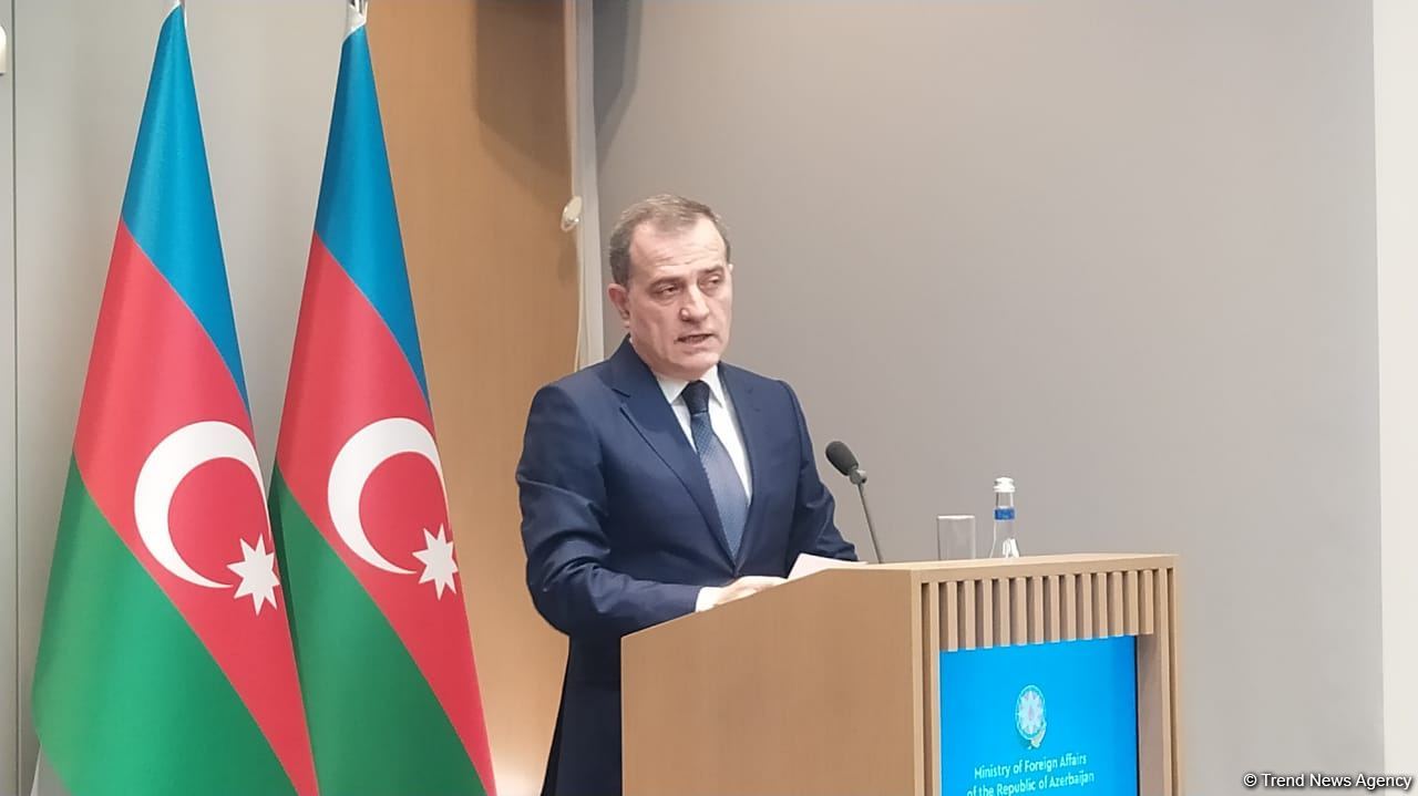 Azerbaijani, Italian FMs hold press conference in Baku (VIDEO/PHOTO)