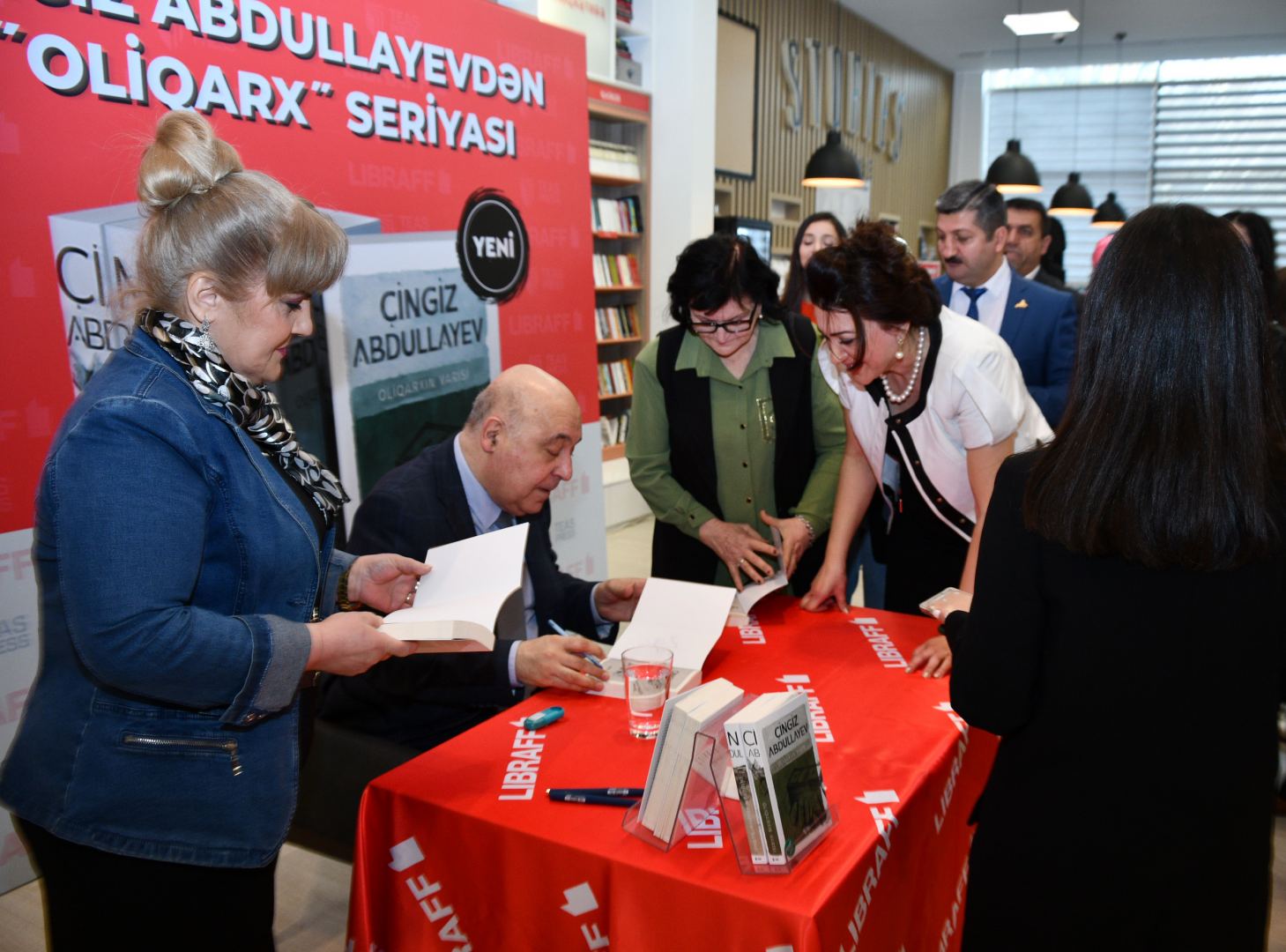 Однажды в Баку… Ринат неожиданно получает фантастическое наследство, и становится олигархом. Что происходит дальше? (ФОТО)