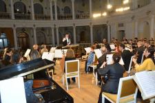 Гармония тара и кяманчи - Филармония поддержала юных исполнителей (ФОТО/ВИДЕО)