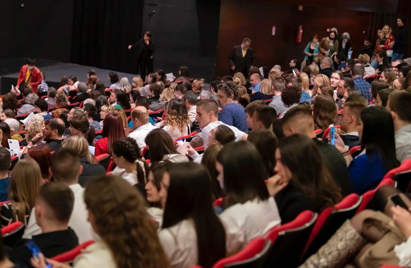 Под управлением азербайджанского дирижера в Сербии состоялся показ оперы "Аида" (ФОТО)