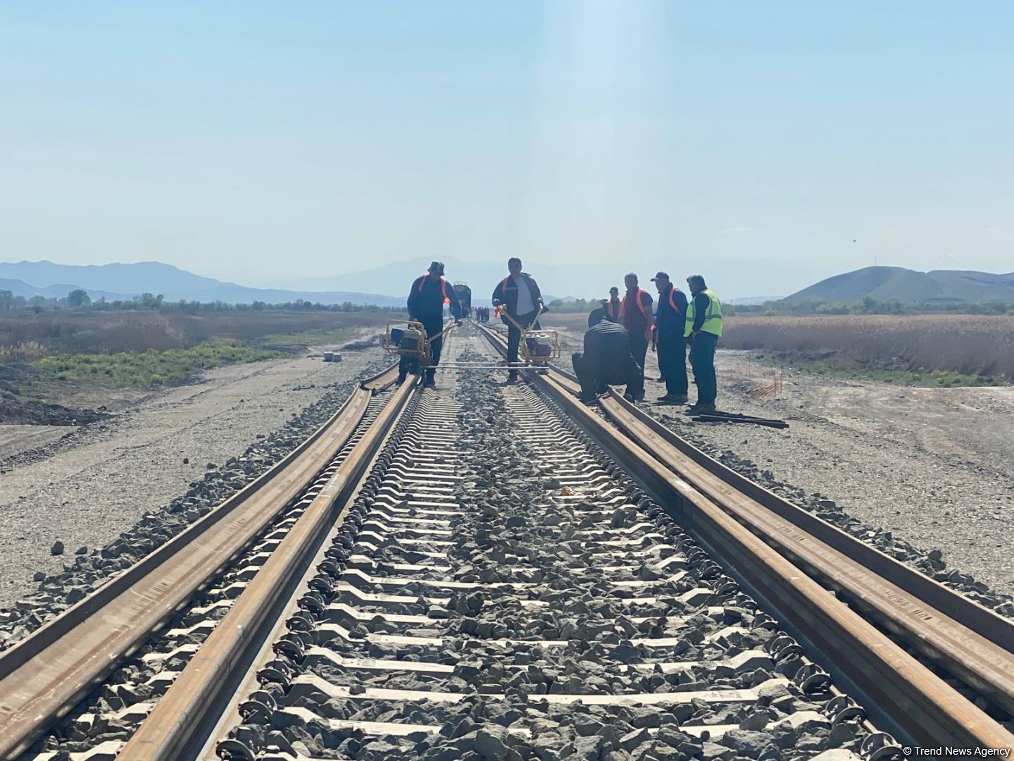 Construction and installation work on Azerbaijan’s Horadiz-Agbend railway continues (PHOTO)