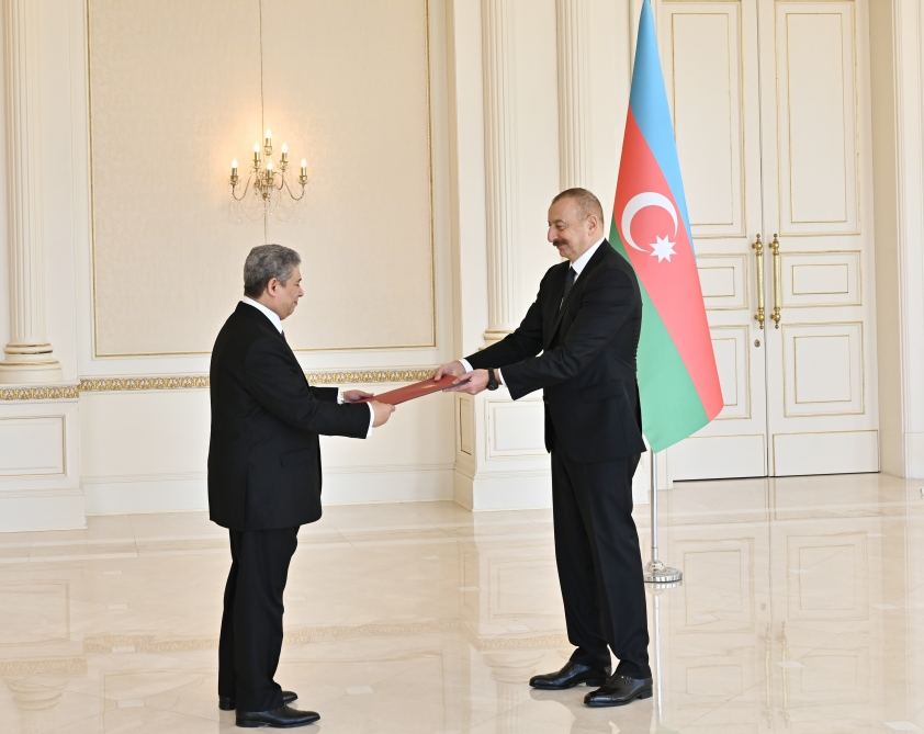 President Ilham Aliyev receives credentials of incoming ambassador of Egypt (PHOTO/VIDEO)