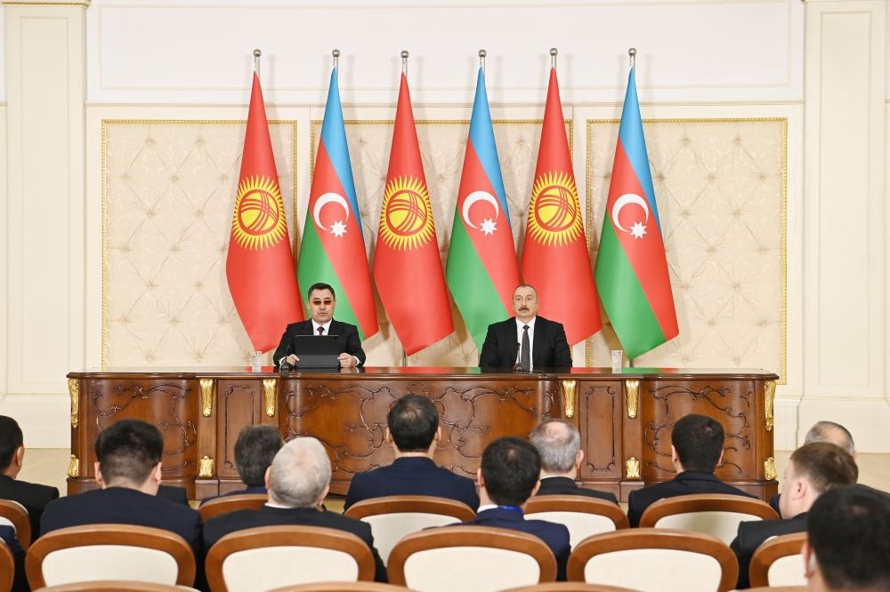 Президенты Азербайджана и Кыргызстана выступили с заявлениями для печати (ФОТО/ВИДЕО)