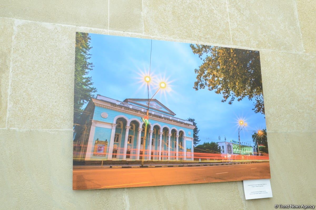 В Бакинском доме фотографии открылась выставка "Таджикистан – страна горных вершин и золотых озер" (ФОТО)