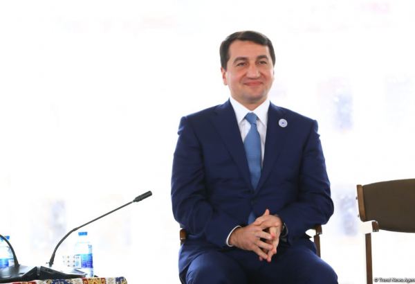 Если Армения и армянский народ хотят смотреть в будущее, они должны подписать мирный договор - Хикмет Гаджиев