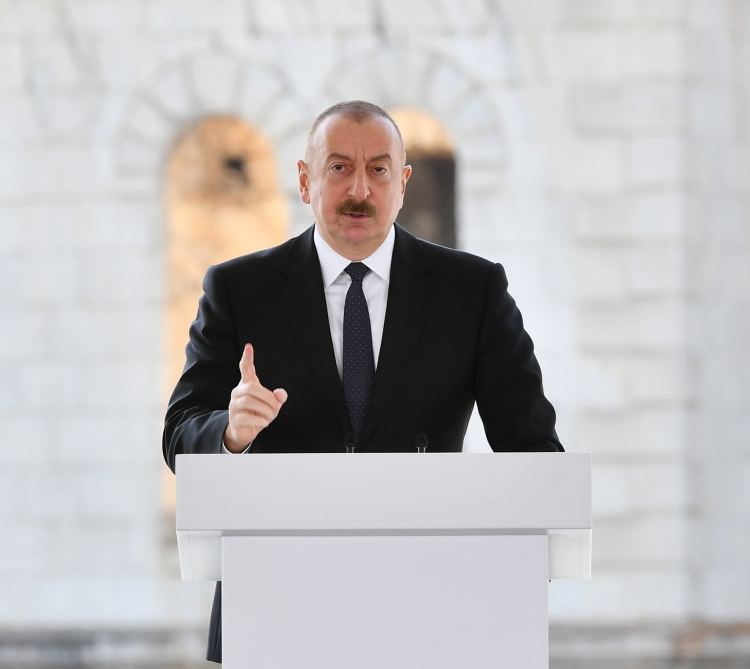 Президент Ильхам Алиев: Наша молодежь, выросшая в духе патриотизма, сознательно шла на смерть во имя Родины