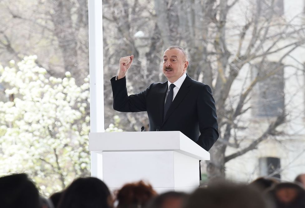 Президент Ильхам Алиев выступил с речью на V Съезде азербайджанцев мира в Шуше (ФОТО/ВИДЕО)