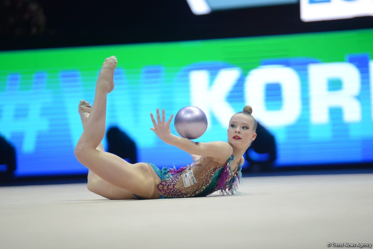 FIG Rhythmic Gymnastics World Cup competitions continue in Baku (PHOTO)